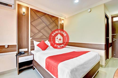 Фотографии гостиницы 
            OYO 70780 Hotel Apple Grand