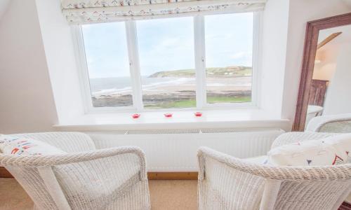 Фотография гостевого дома Stables Croyde | 4 Bedrooms / Sleeps 8 | Sea & Beach Views