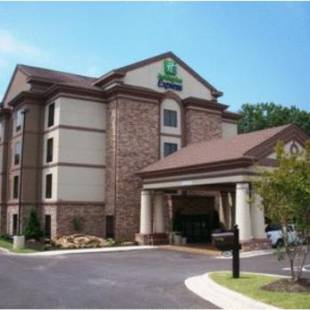 Фотографии гостиницы 
            Holiday Inn Express & Suites Maumelle, an IHG Hotel