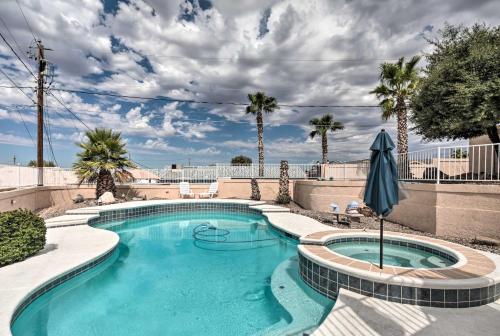 Фотографии гостевого дома 
            Lake Havasu Home with Mtn Views, 4 Mi to Shore!