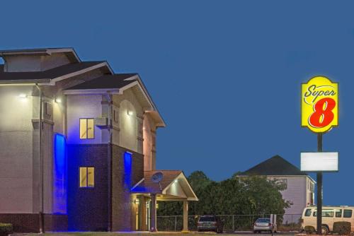 Фотография гостиницы Super 8 by Wyndham New Castle