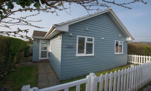 Фотография гостевого дома Swallows Croyde | 3 Bedrooms / Sleeps 6 | Beach Chalet