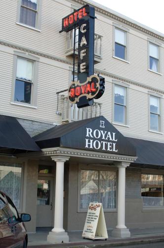 Фотографии гостиницы 
            Royal Hotel Chilliwack