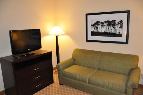 Фотография гостиницы Country Inn & Suites by Radisson, Coon Rapids, MN