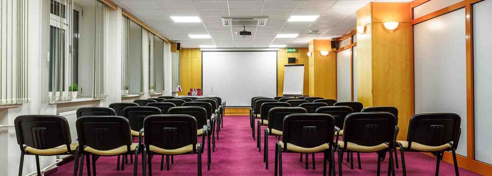 Фотография конференц-зала Атаман