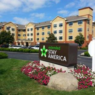 Фотографии гостиницы 
            Extended Stay America Suites - New York City - LaGuardia Airport