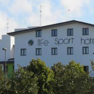 Фотографии гостиницы 
            Life Sport Hotel