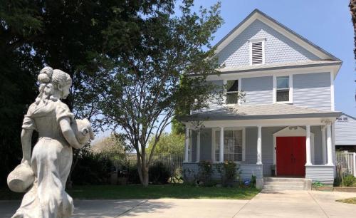 Фотография гостевого дома Cozy Suite near City of hope