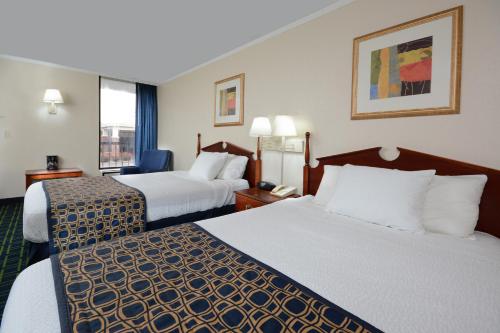 Фотография гостиницы Quality Inn - Roxboro South