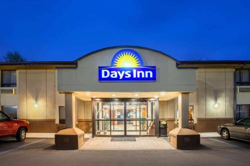 Фотография мотеля Days Inn by Wyndham Iselin / Woodbridge