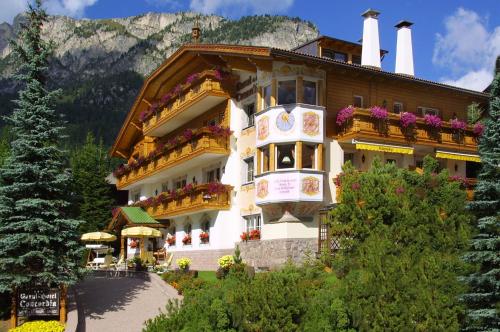 Фотография гостиницы Hotel Garni Concordia - Dolomites Home