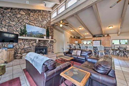 Фотографии гостевого дома 
            Ruidoso Home with Private Wet Bar and Pool Table