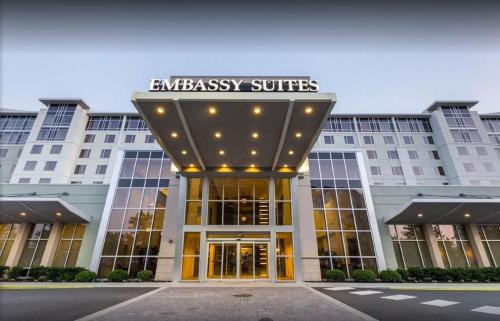Фотография гостиницы Embassy Suites - Newark Airport