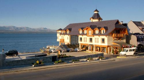 Фотографии гостиницы 
            Cacique Inacayal Lake Hotel & Spa