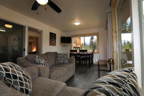 Фотография гостевого дома Denali 2-King Bedrooms each with own Private Bathroom. Full Kitchen and Amentities!