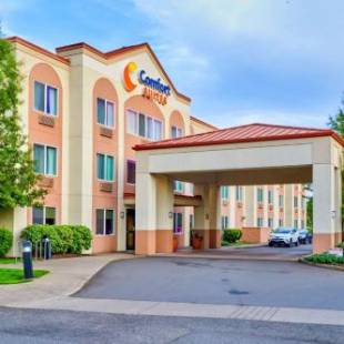 Фотографии гостиницы 
            Comfort Suites Springfield RiverBend Medical