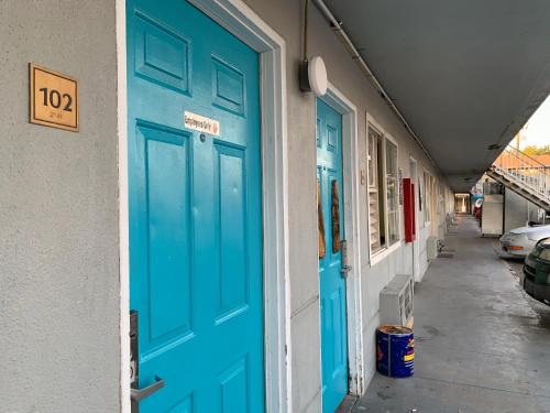 Фотография мотеля Tiki Lodge McHenry - Downtown Modesto