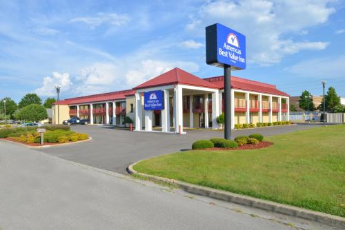 Фотографии гостиницы 
            Americas Best Value Inn Tupelo Barnes Crossing