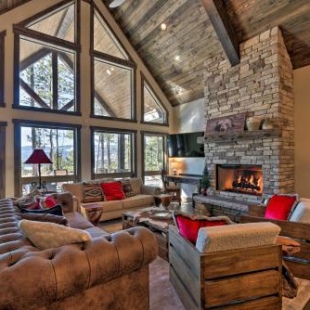 Фотография гостевого дома Custom Mountain Home Views, Hot Tub and Fire Pit!