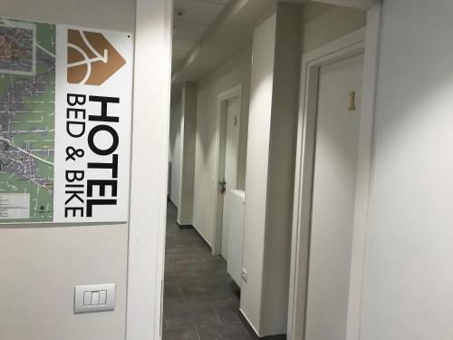 Фотография гостиницы HOTEL BED & BIKE