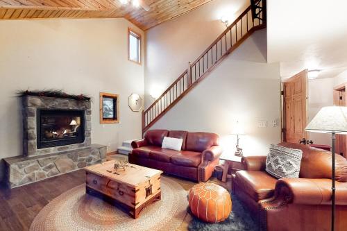 Фотография гостевого дома Mountain Views Lake Home