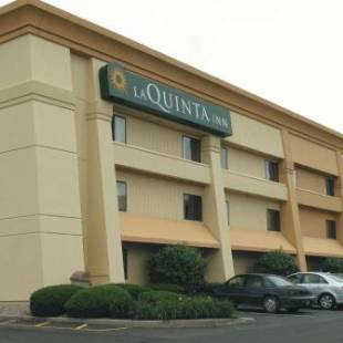 Фотографии гостиницы 
            La Quinta Inn by Wyndham Indianapolis Airport Executive Dr