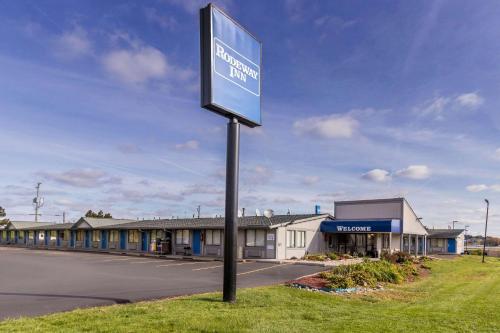 Фотография гостиницы Rodeway Inn Near Hall of Fame