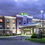 Фотография гостиницы Holiday Inn Express Kansas City - at the Legends!, an IHG Hotel