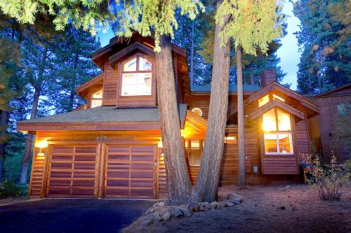 Фотография гостевого дома Luxury Lodgepole Home at Northstar