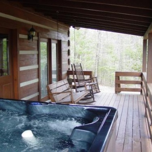 Фотография гостевого дома Serenity Ridge - Secluded Log Cabin on Knoll Top Setting near Boone, NC