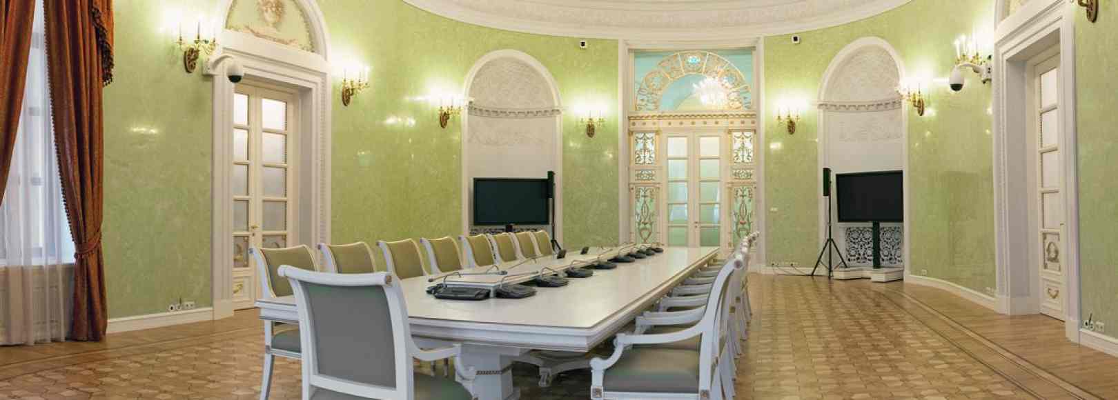 Фотография конференц-зала Конференц-зал корпуса Сочи