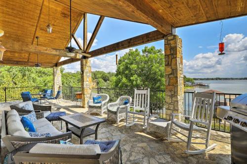 Фотографии гостевого дома 
            Lakefront Granbury Home with Dock, Decks and Views!