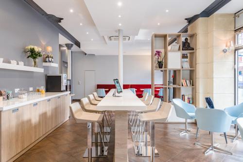 Фотография гостиницы Grand Hôtel Clichy Paris