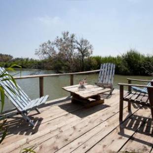 Фотографии мини отеля 
            Chambre d'Hôte face à la piscine en Camargue - Mas Lou Caloun - Les Saintes Maries de la Mer