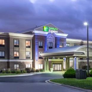 Фотографии гостиницы 
            Holiday Inn Express Kansas City - at the Legends!, an IHG Hotel