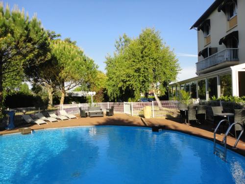 Фотография гостиницы Logis Les Charmilles