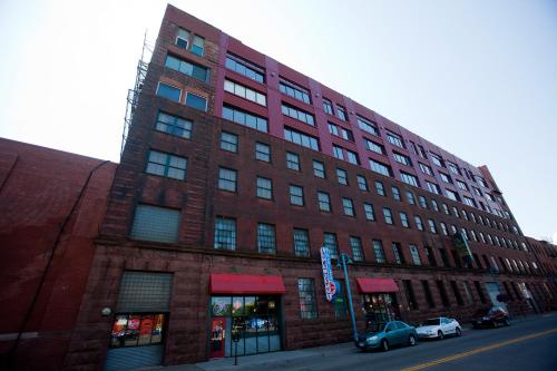 Фотография гостиницы The Suites Hotel at Waterfront Plaza