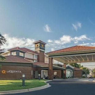 Фотография гостиницы La Quinta by Wyndham Alexandria Airport