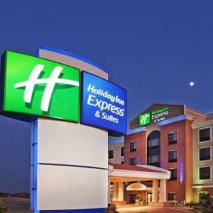 Фотографии гостиницы 
            Holiday Inn Express Hotel & Suites Floresville, an IHG Hotel