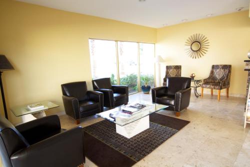 Фотография гостиницы Royal Plaza Inn