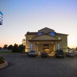 Фотография гостиницы Holiday Inn Express Hotel & Suites Wauseon, an IHG Hotel