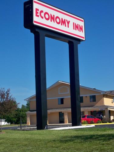 Фотография мотеля Economy Inn Wentzville