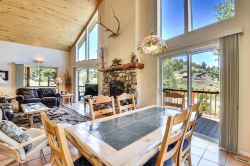 Фотография гостевого дома Creekside (upper level)