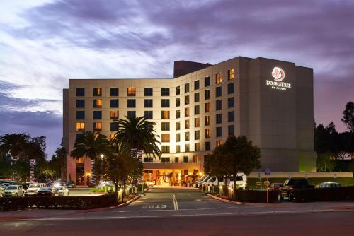 Фотография гостиницы DoubleTree by Hilton Irvine Spectrum