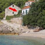 Фотография гостевого дома Seaside house for families with children Cove Tvrdni Dolac, Hvar - 2057