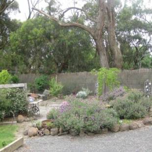 Фотографии мини отеля 
            Honeyeater Cottage