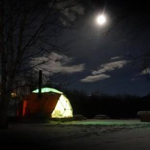 Фотографии базы отдыха 
            Wild Caribou Dome