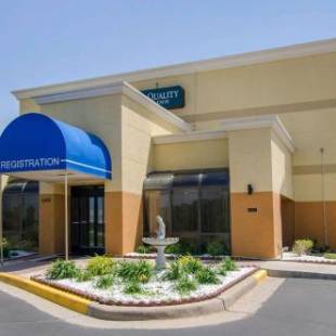 Фотографии гостиницы 
            Quality Inn Merriam Kansas City