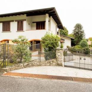 Фотографии гостевого дома 
            5 bedroom villa by Lake Maggiore