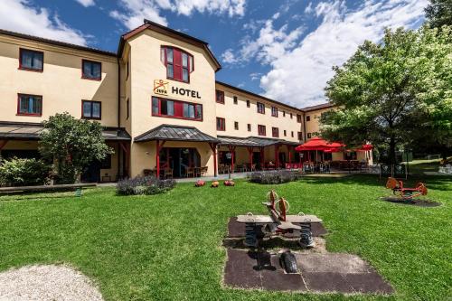 Фотография гостиницы JUFA Hotel Lipizzanerheimat